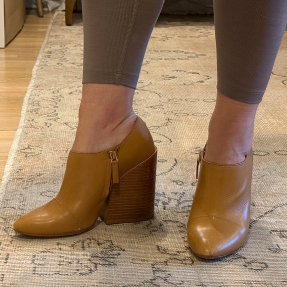 CHLOE Stabio Tan Leather Chunky Heel Booties sz IT 37.5 (fits like US 7) - Picture 5 of 16